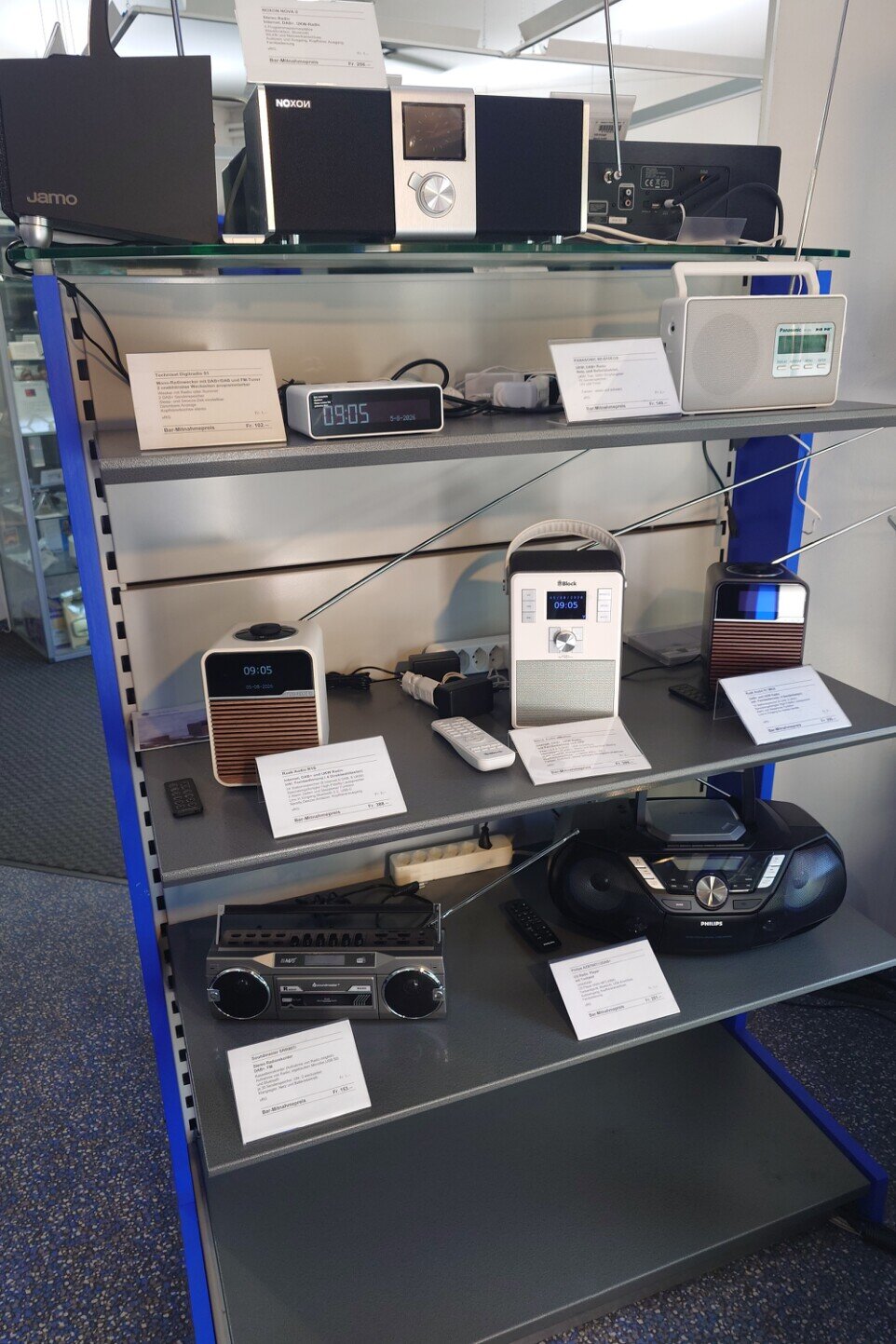 Ladenansicht Radios 